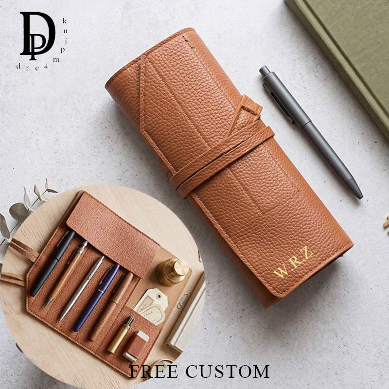Luxury Bags In China Wholesale - カスタム名入り高級トラベルポータブルペンポーチ DIY卸売 ビジネスペンスロットロール彫刻 カジュアルメイクアップブラシ収納バッグ