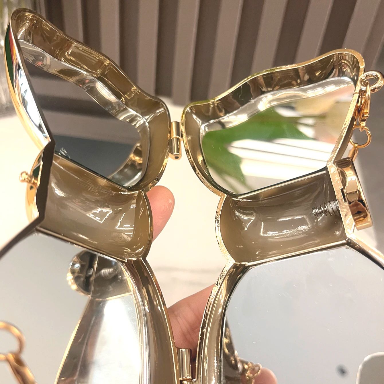 ゴールデンイブニングバッグ財布とハンドバッグ高級デザイナーシ - Luxury Bags Trending のレビューと価格