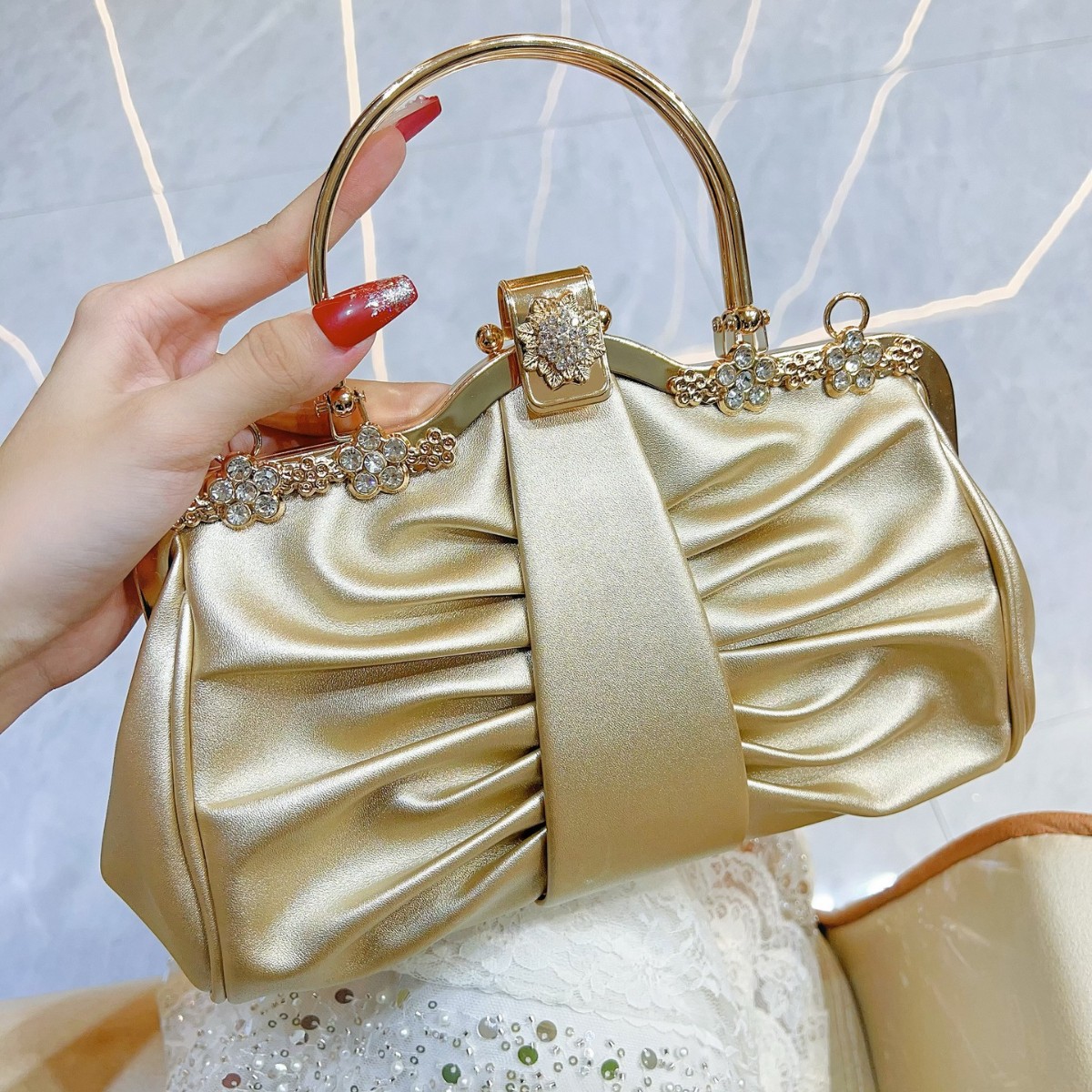 2025年ラグジュアリーハイエンドパーティークラウドレディー - Luxury Bags Trend 2025 のレビューと価格