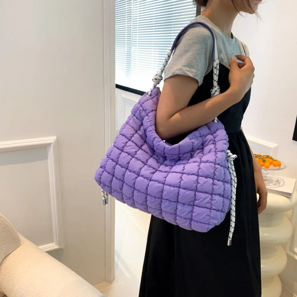 ビーガンダウンプリーツショルダーバッグ女性の高級ファッション - Luxury Bags That Are Vegan のレビューと価格