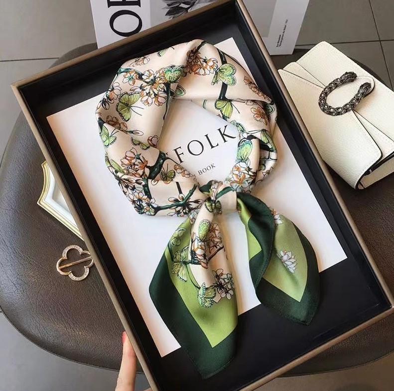 高級ファッションプリント 70*70 センチメートルシルク正 - Luxury Bags Trending のレビューと価格
